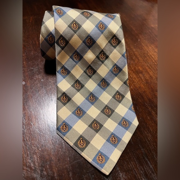 BANANA REPUBLIC yellow blue plaid crescent tie. - Picture 3 of 5